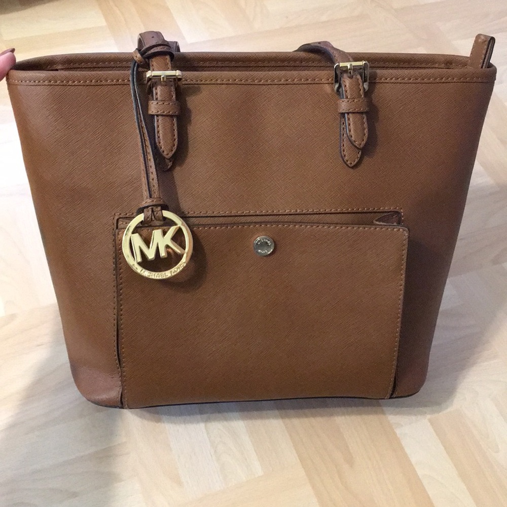 Michael Kors Jet Set Front Snap Pocket Tote